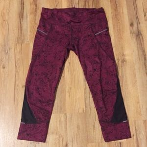 MOVING SALE: maroon Athleta relay capris